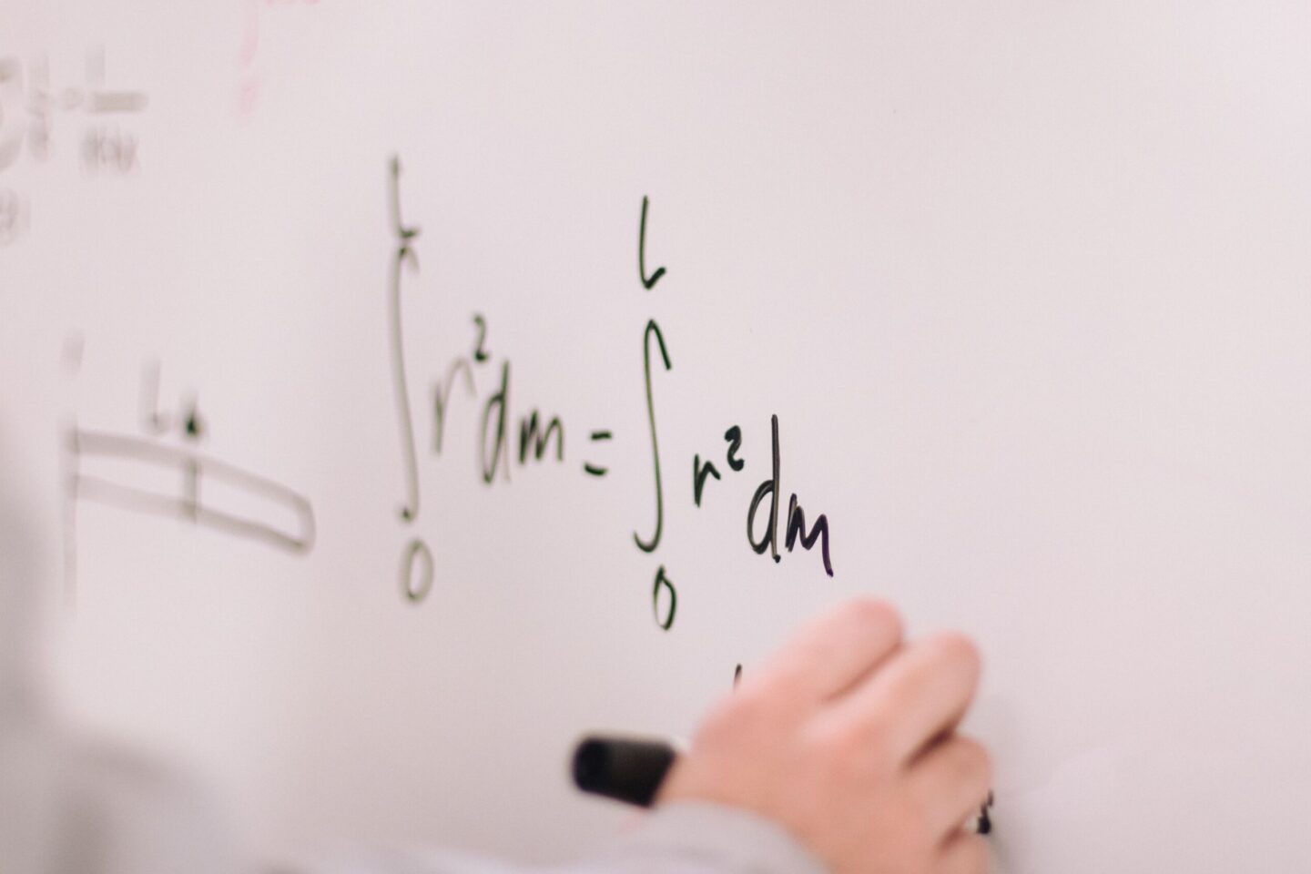 Równanie liniowe jako podstawa algebry i praktycznego myślenia matematycznego